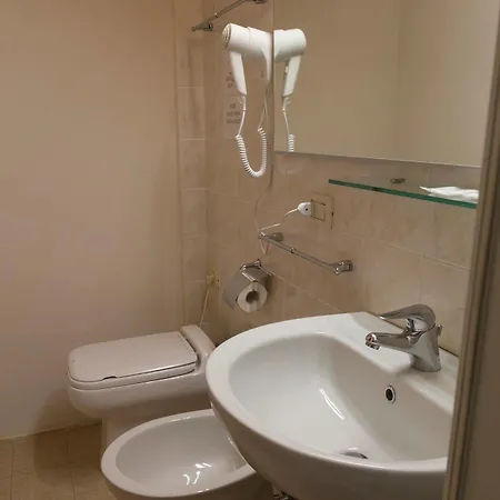 Firenze Apartments Πανσιόν 2*