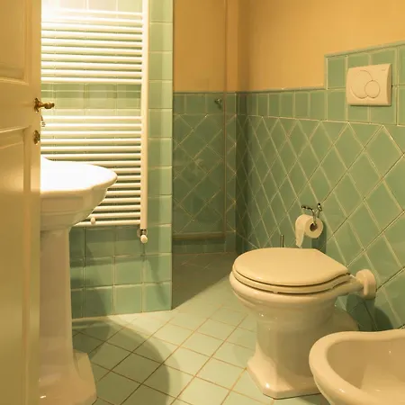 Firenze Apartments 2*