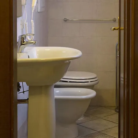 Firenze Apartments 2*