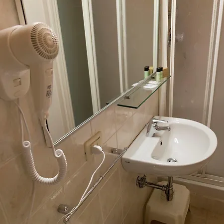 Firenze Apartments Πανσιόν