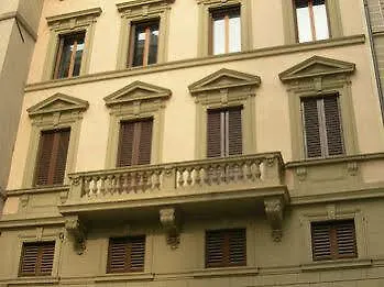 Firenze Apartments 2*