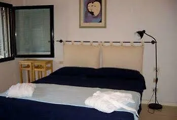 Πανσιόν Firenze Apartments 2*