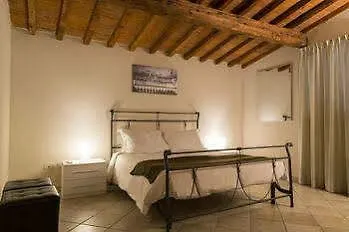 בית הארחה Firenze Apartments 2*