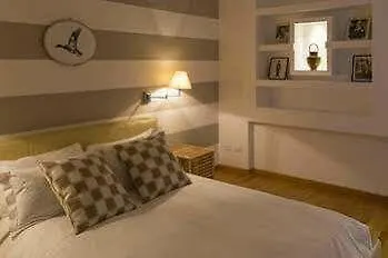 Firenze Apartments בית הארחה