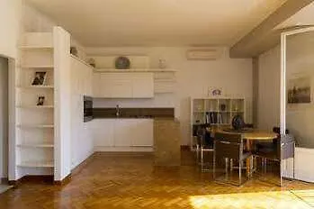 Firenze Apartments 2* פירנצה
